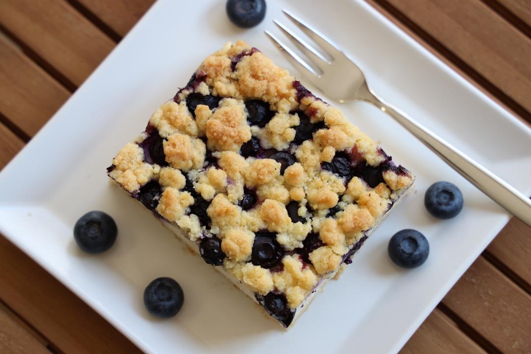 蓝莓奶酪蛋糕 Blaubeer-Käsekuchen mit Streuseln的做法