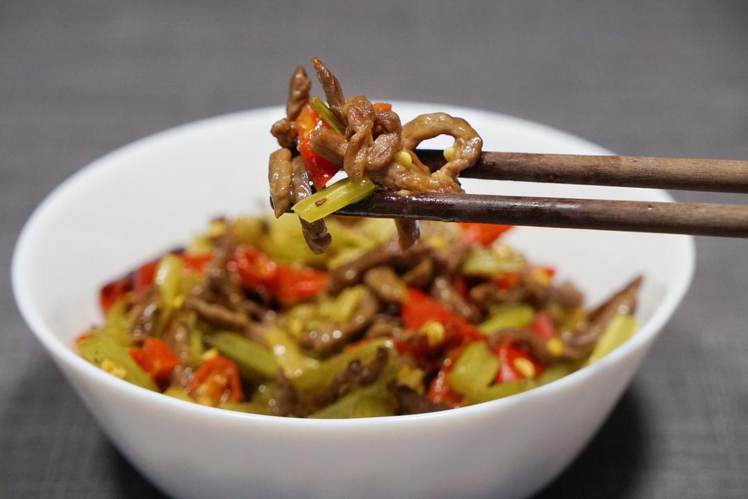 芹菜炒肉