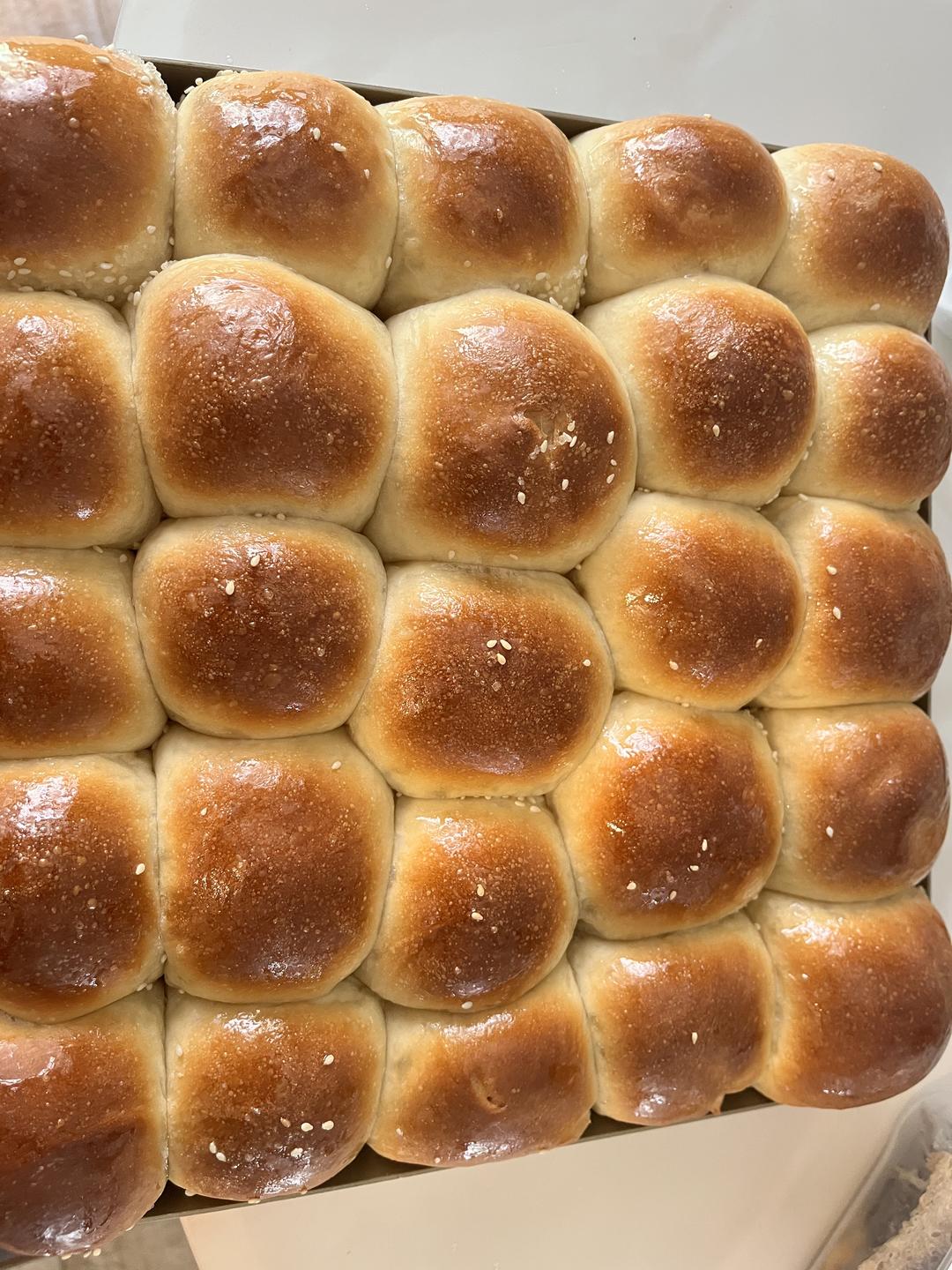 蜂蜜脆底小面包（蜂蜜奶香小餐包）