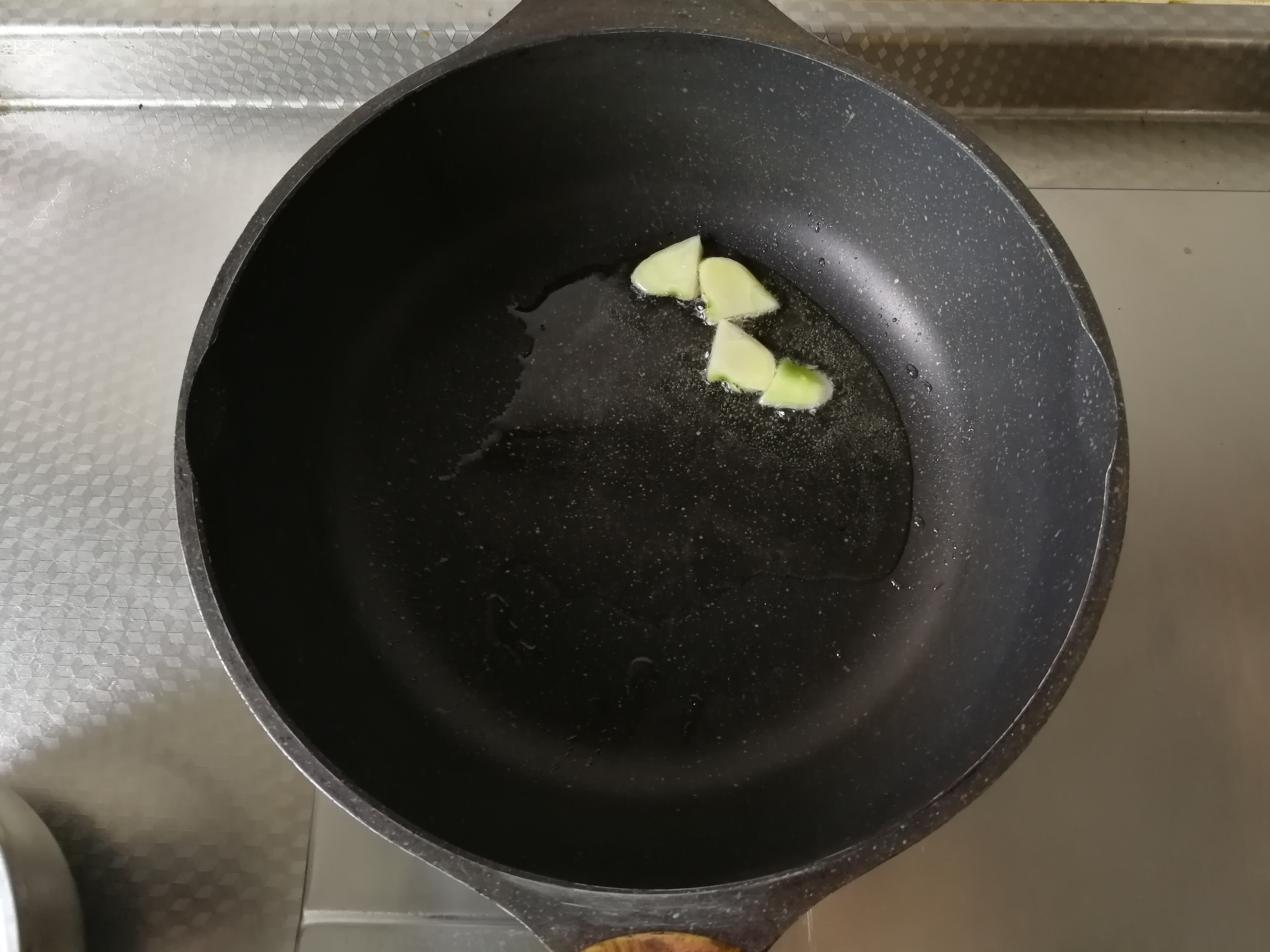 脆嫩青椒肉丝炒豆芽菜的做法 步骤2