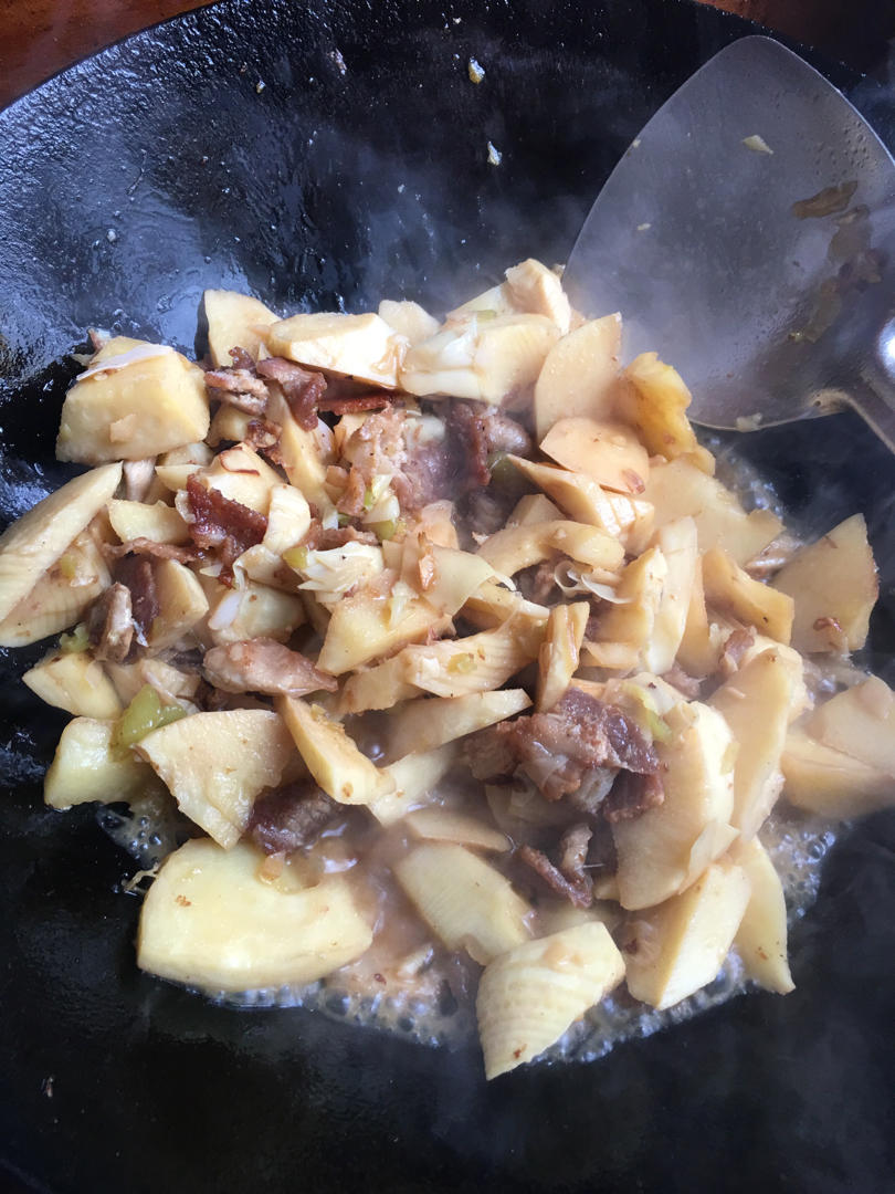 肉香笋鲜的春笋炒五花肉