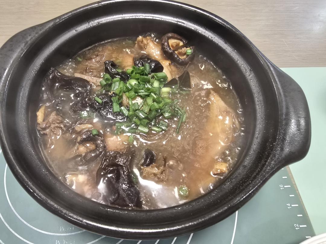 砂锅鸭煲