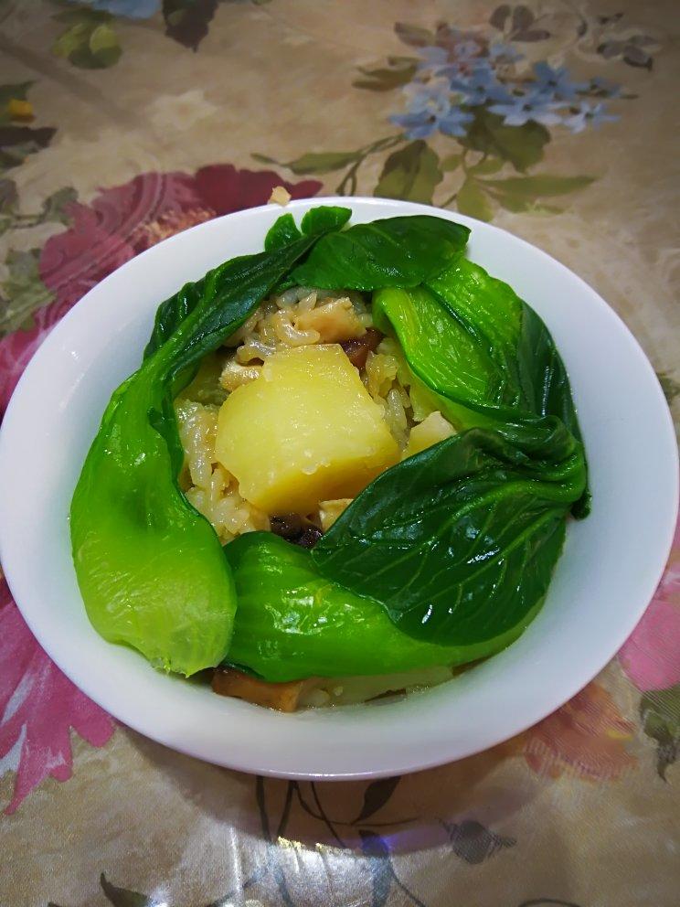 超快手的电饭锅腊肠焖饭