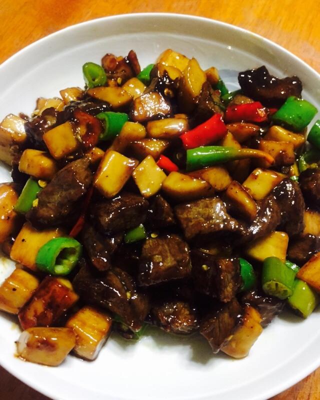 家常菜~杏鲍菇烧牛肉粒