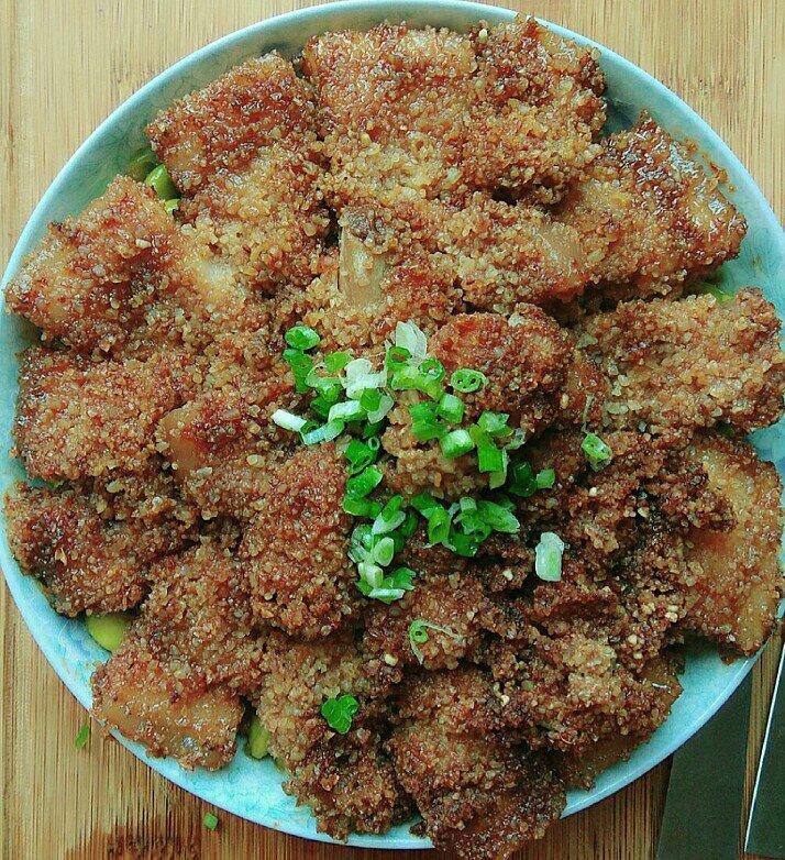 长在树上的泡芙做的土豆粉蒸肉