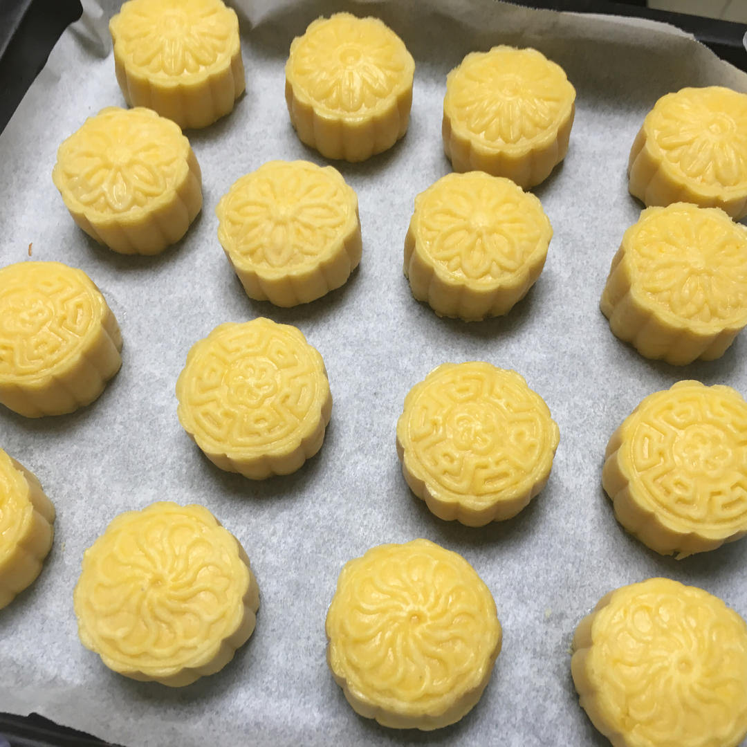 还原半岛奶黄月饼