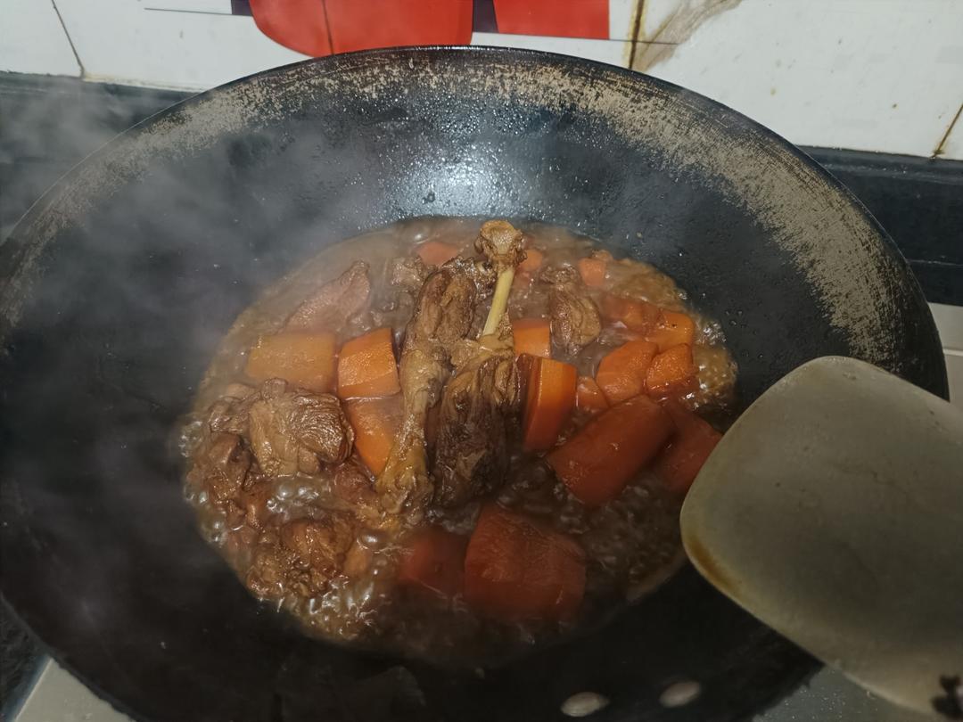 鸭肉炖胡萝卜