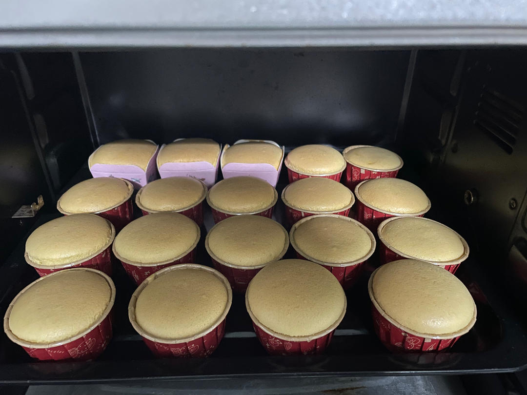 纸杯蛋糕--不开裂、不塌陷