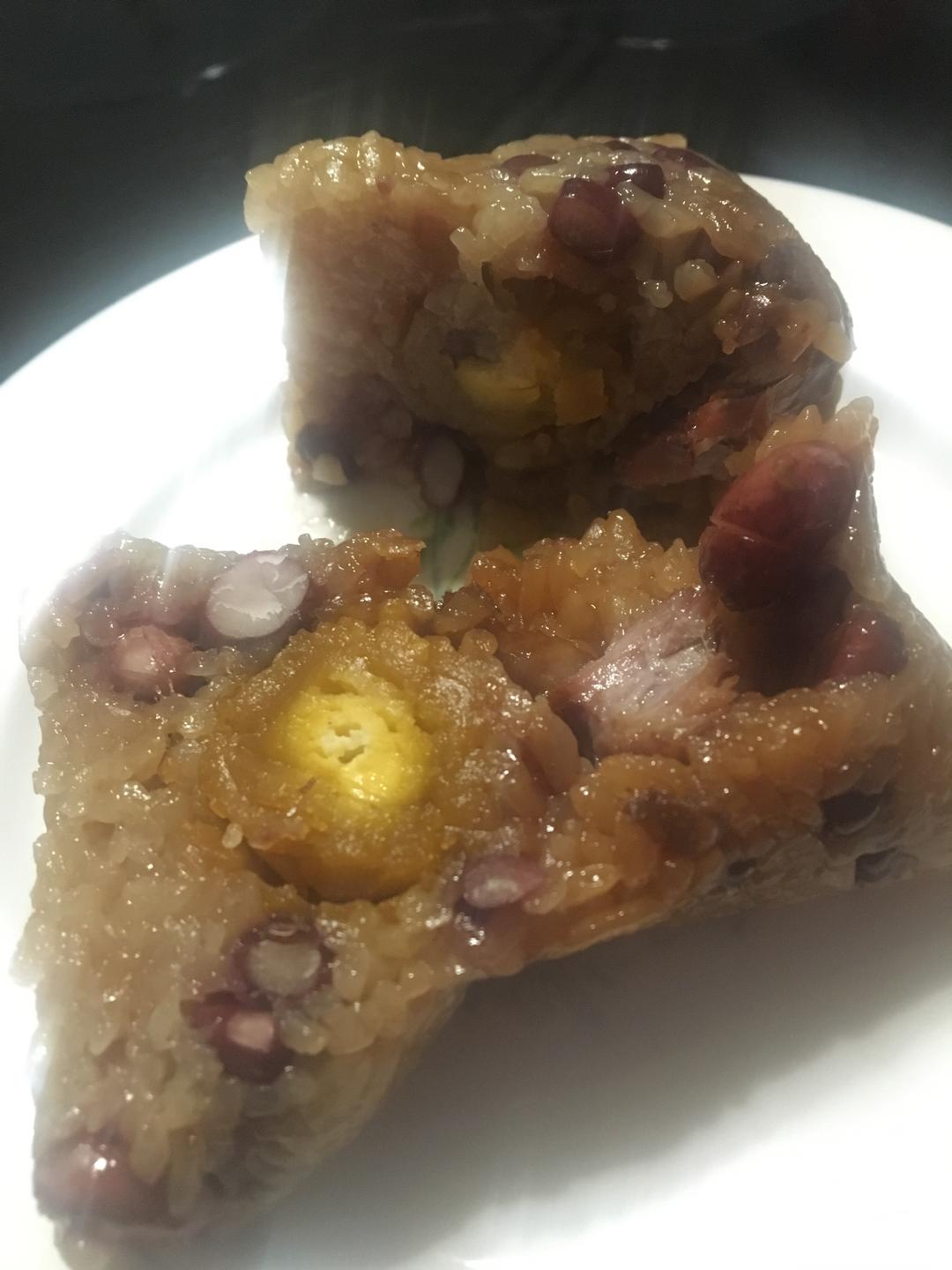 蛋黄肉粽的做法