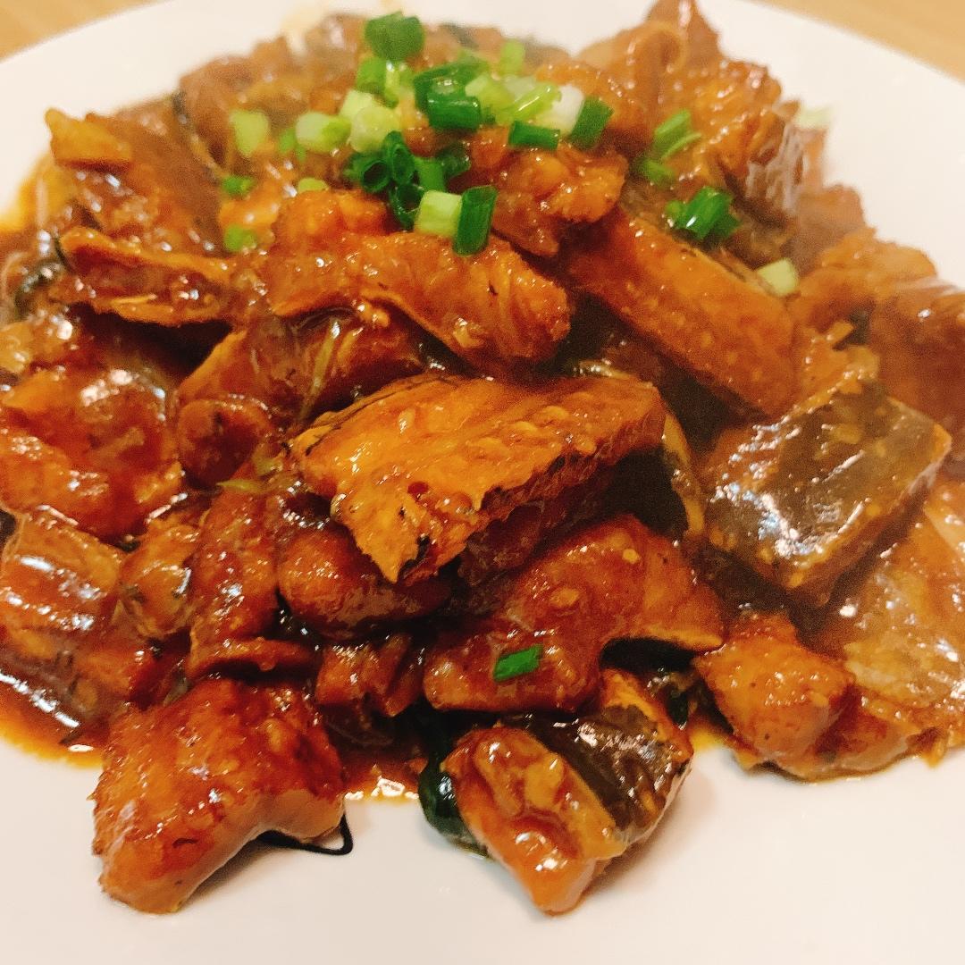 红烧河鳗鱼(小孩子爱吃，大补) 补虚养血 - 祛湿 - 保健 - 保护肝脏 - 恢复精力 - 预防心血管疾病