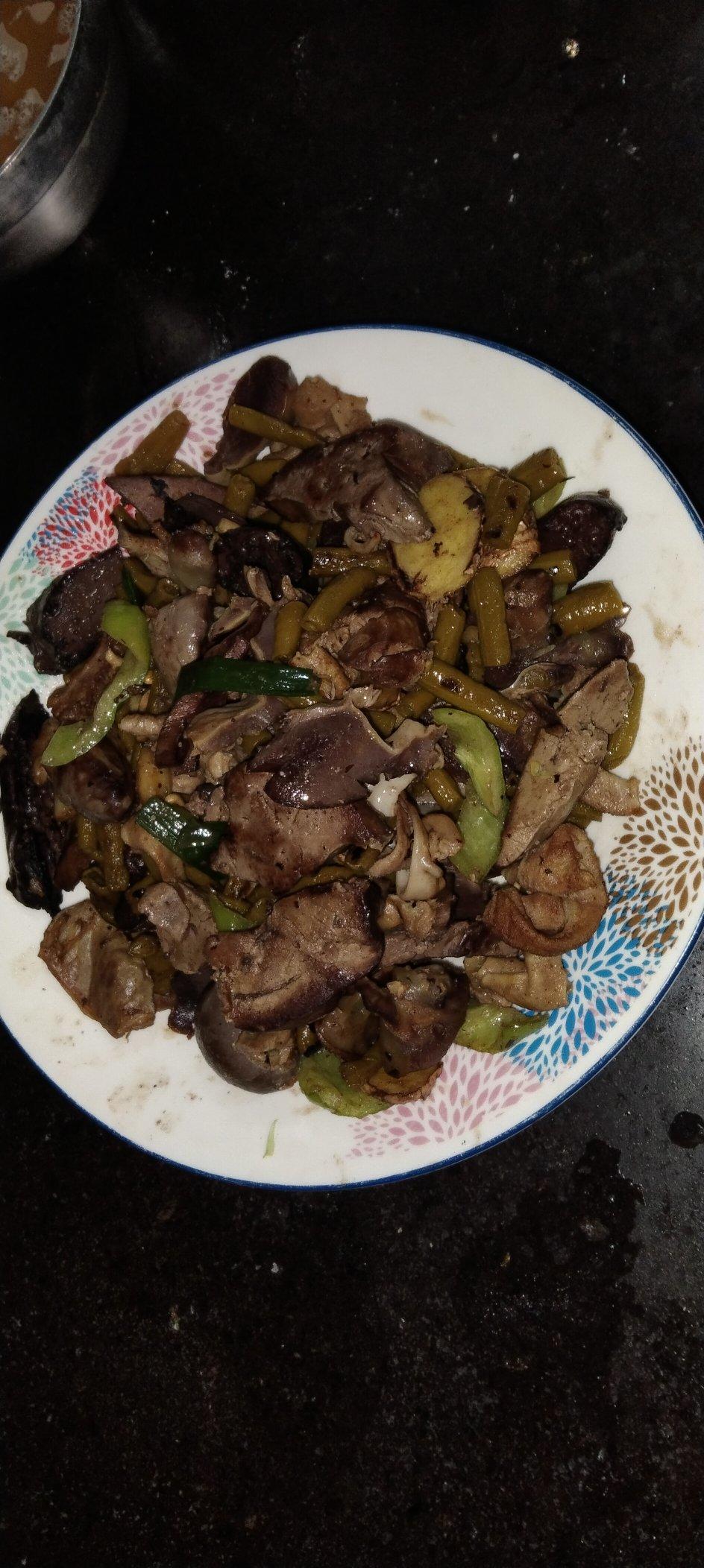 酸豆角炒鸡胗