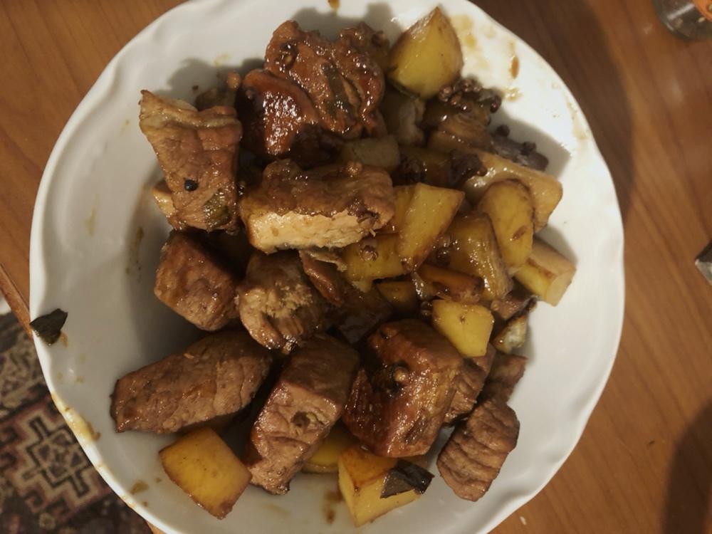 红烧肉炖土豆