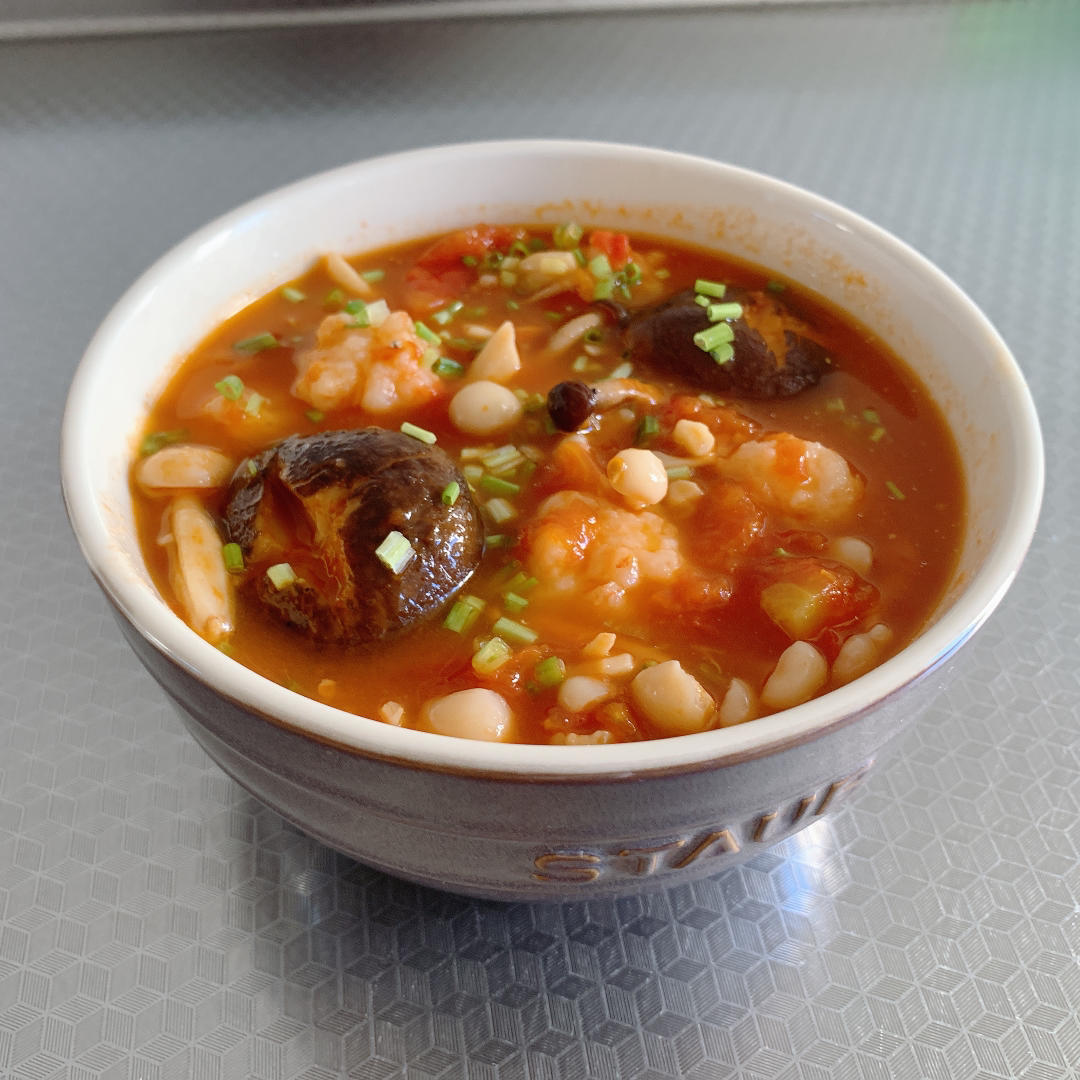 花开富贵煲（番茄菌菇虾滑汤）