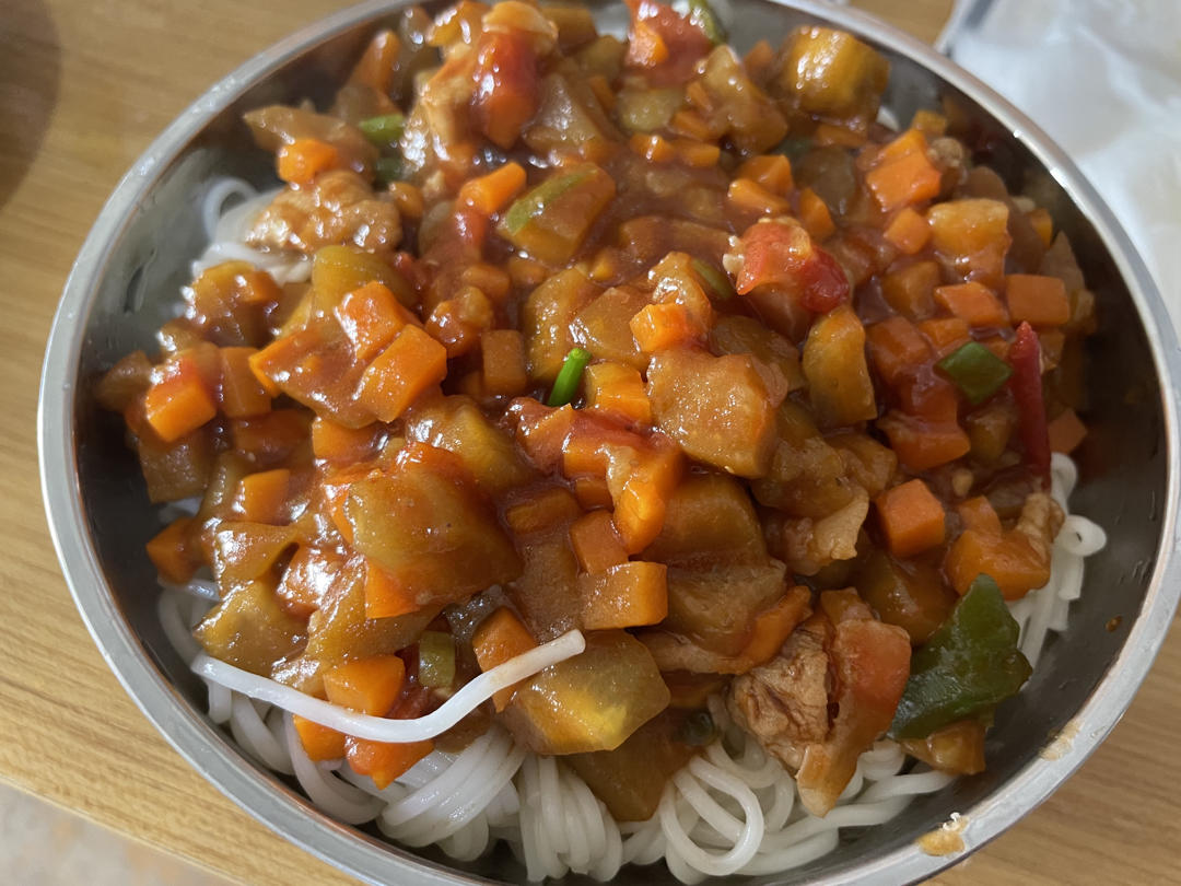 西红柿茄子肉丁打卤面