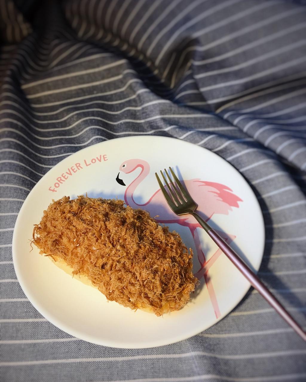 辣肉松面包