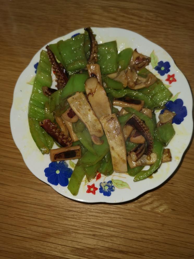 鱿鱼干炒尖椒