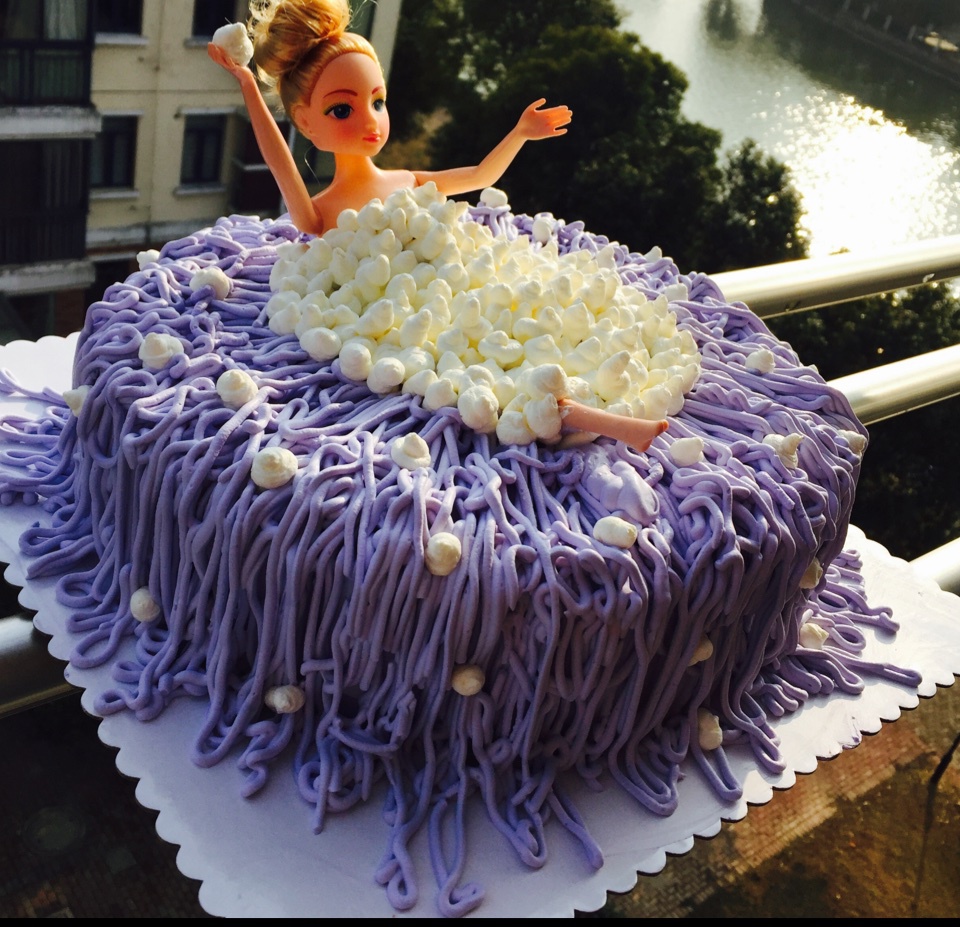 立___青做的泡泡浴娃娃蛋糕