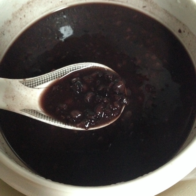 月子餐：红小豆黑米粥（有效缓解头晕）