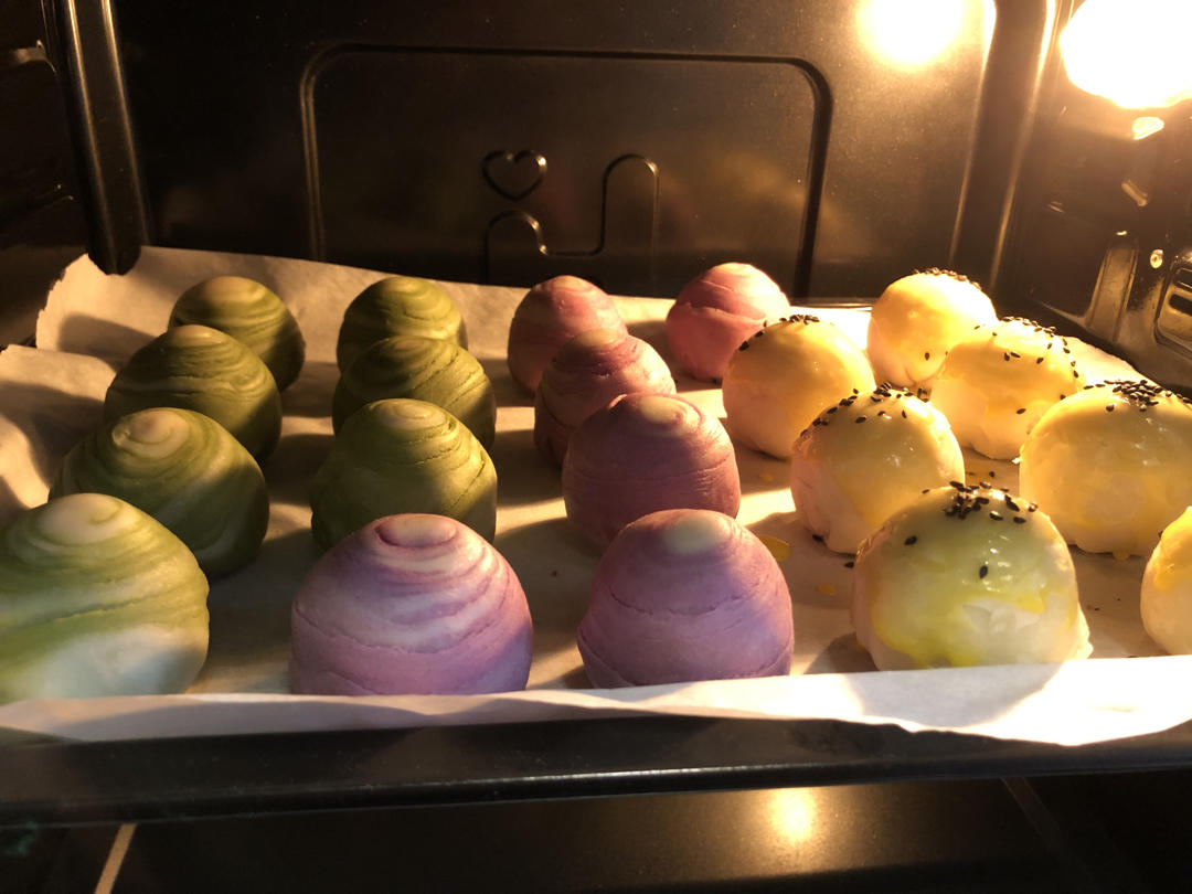 蛋黄酥~紫薯、抹茶、原味~花好月圆，中秋快乐~内附一次做六色蛋黄酥方法~