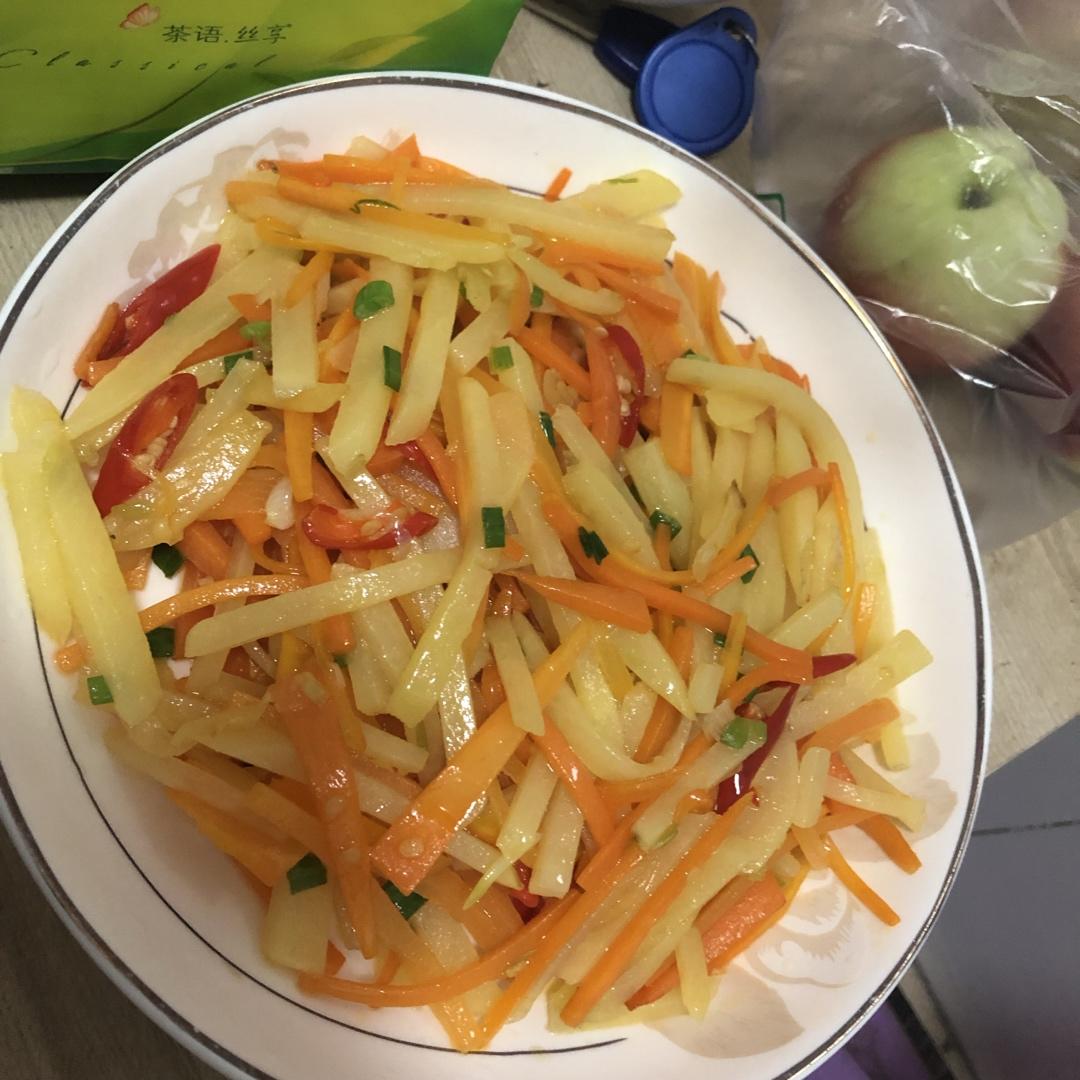 清炒土豆胡萝卜丝