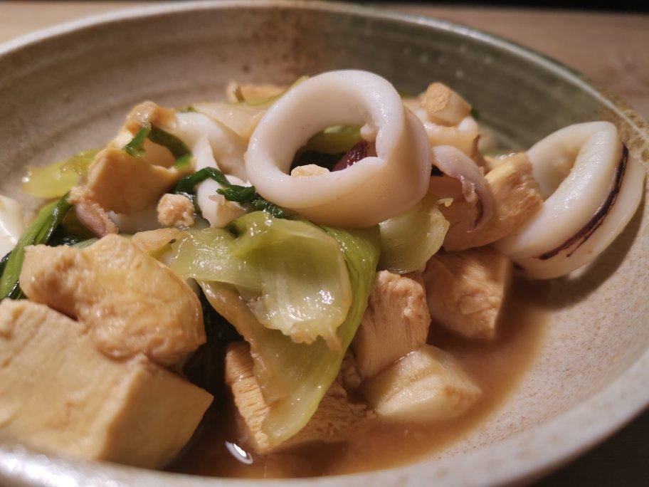 鱿鱼豆腐炖白菜