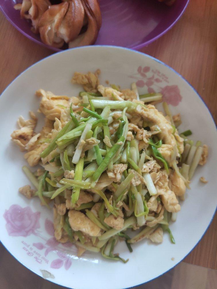 蒜苗炒鸡蛋