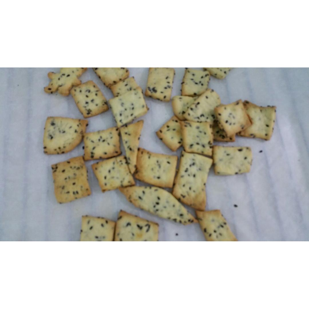 黑芝麻咸香饼干