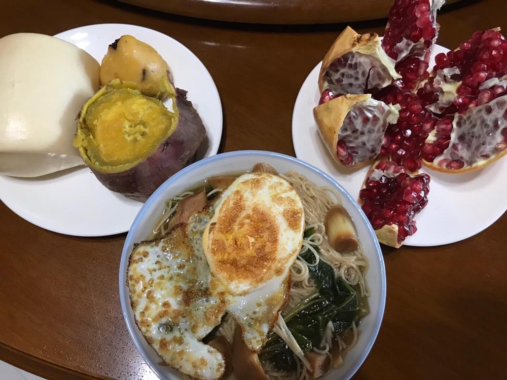 一碗热汤面🍜