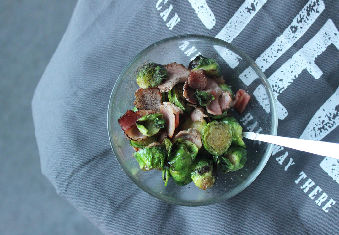 培根炒孢子甘蓝