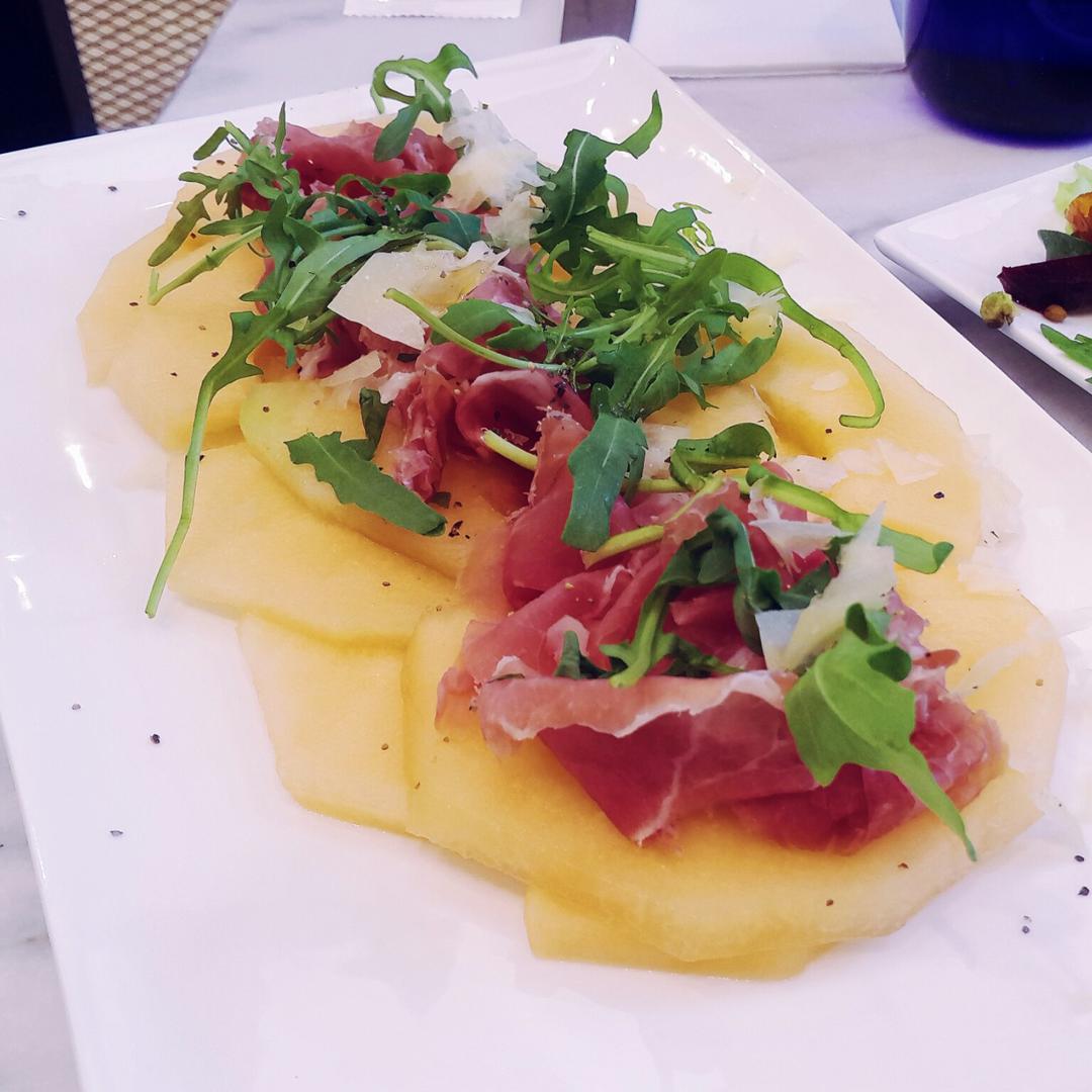 生火腿佐蜜瓜prosciutto crudo con melone