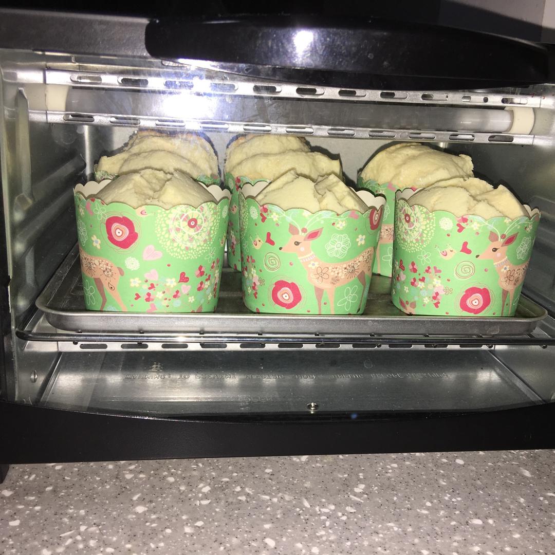 原味戚风纸杯蛋糕（烤箱做纸杯蛋糕）