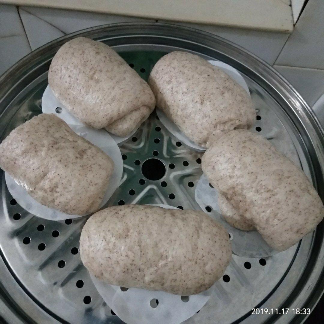 低筋面粉+黑麦粉馒头