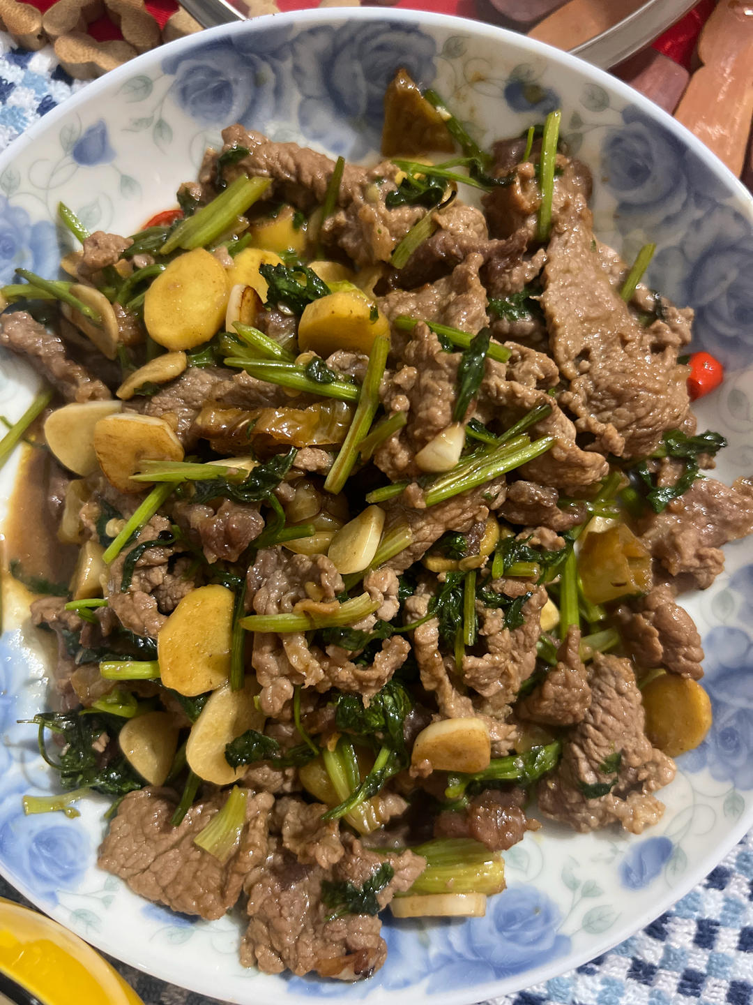 小炒黄牛肉，肉嫩味香！太好吃了简直是米饭杀手！