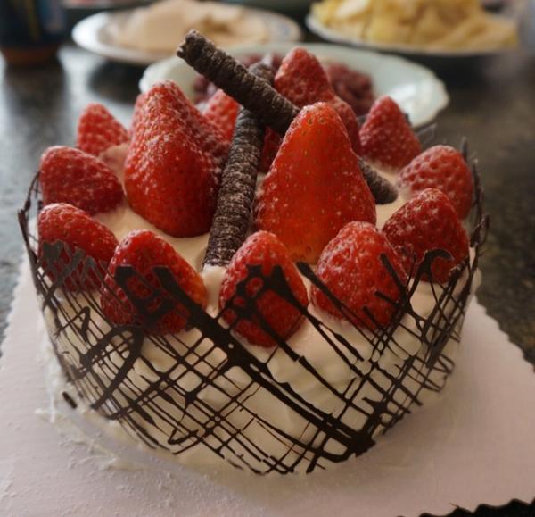 6寸草莓奶油戚风蛋糕