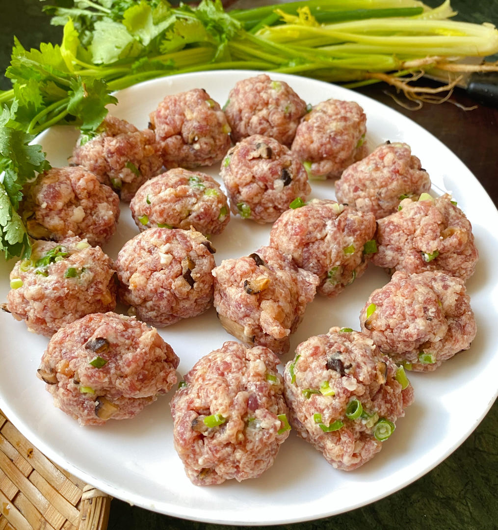 风素素宝贝做的客家开锅肉丸