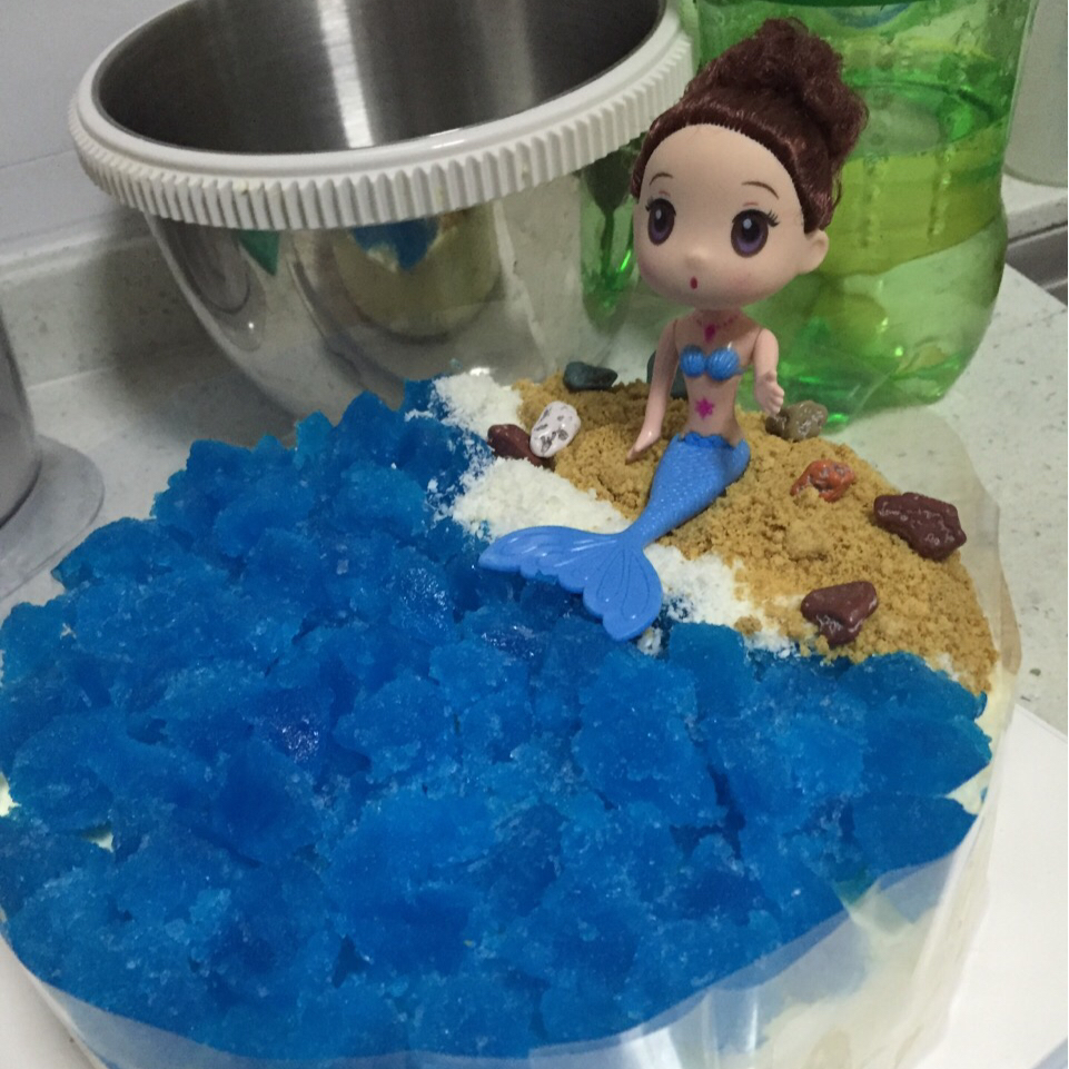 蛋糕 美人鱼蛋糕 591hq做的美人鱼蛋糕赞 雪碧或蓝橙酒或锐澳蓝色