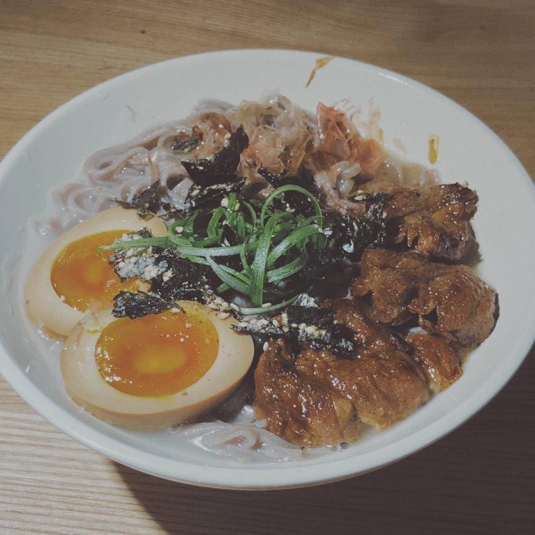 怡s【日式豚骨拉面】二十三小时的熬制 只为这一口浓汤