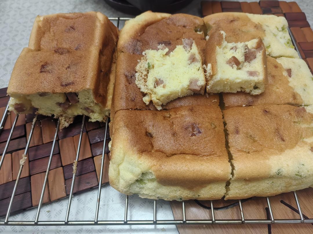 爆浆葱花火腿肉松蛋糕