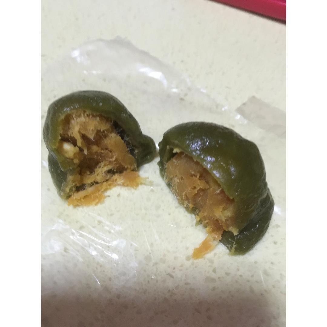 大麦若叶版咸蛋黄肉松青团