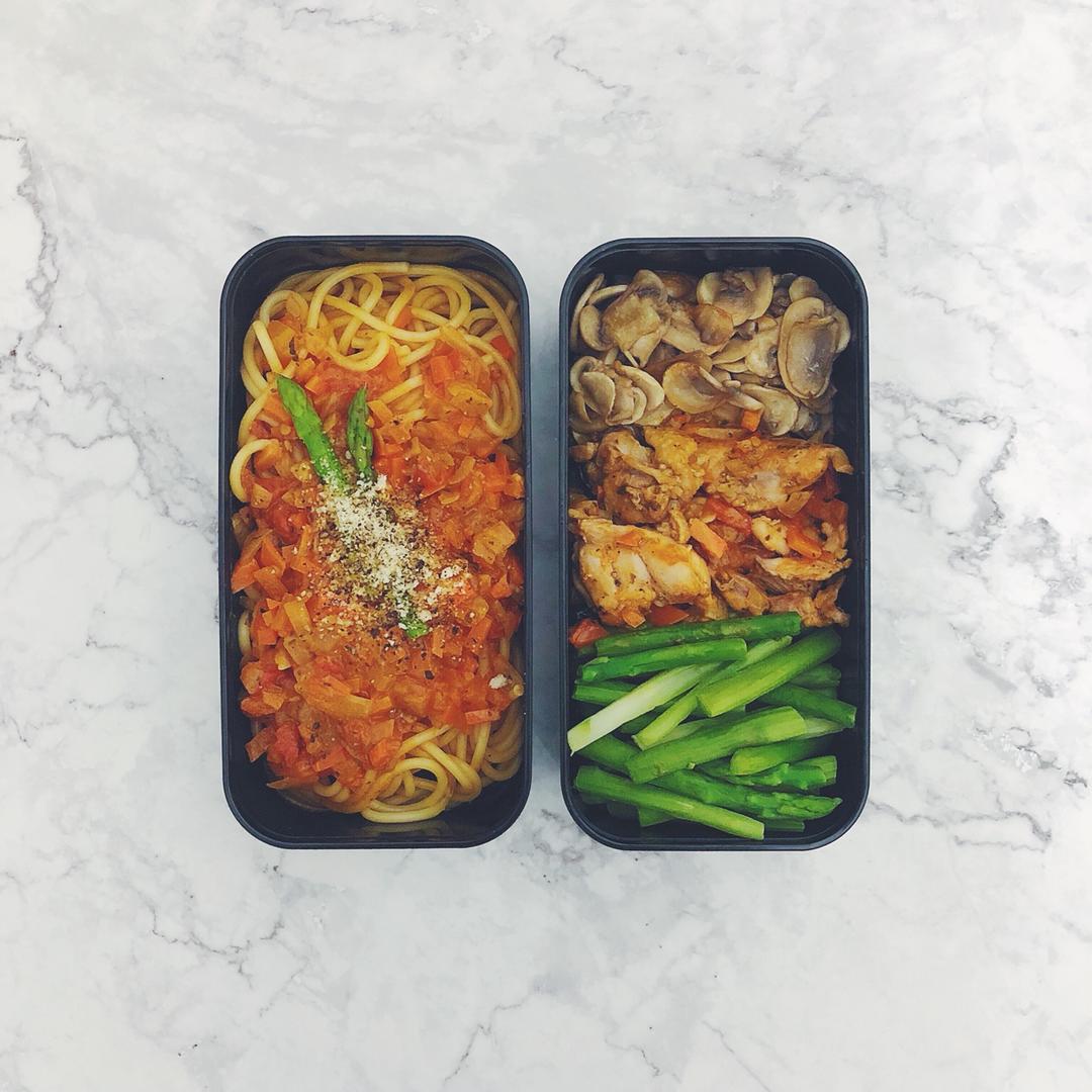 茄汁鸡腿佐意面