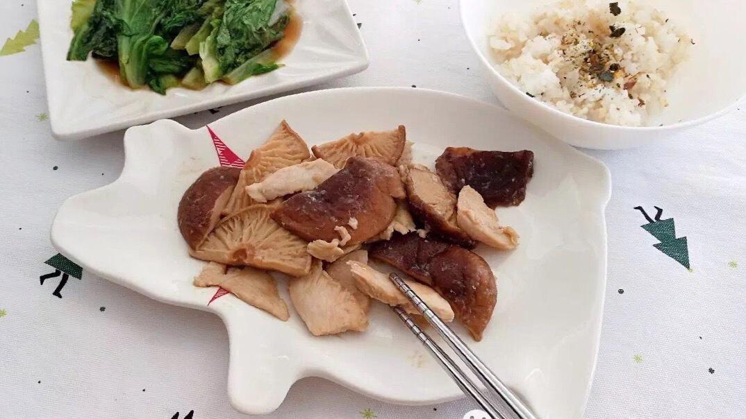 低脂低卡鸡胸肉香菇的做法