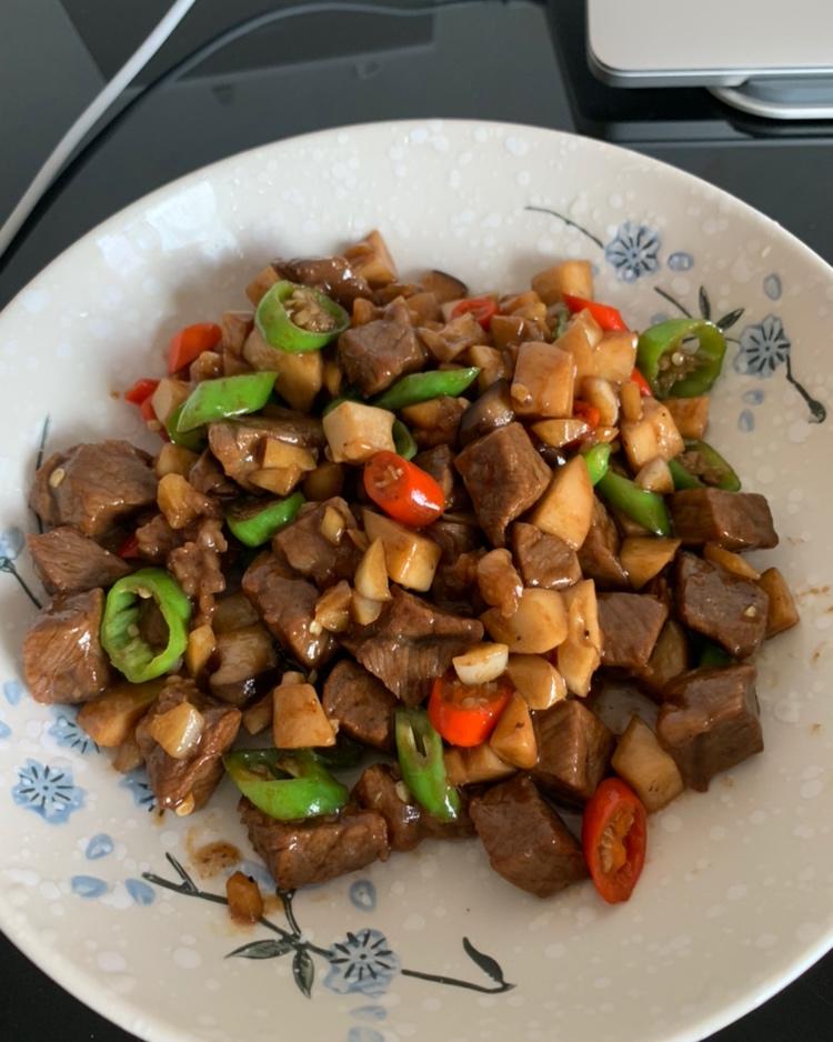 家常菜~杏鲍菇烧牛肉粒