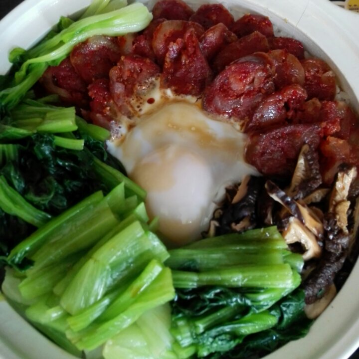 香肠煲仔饭