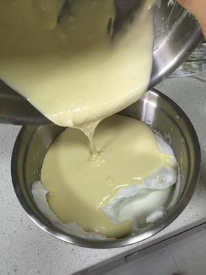 淡奶油蛋糕（8寸圆形蛋糕模，消灭1L装淡奶油）的做法 步骤8