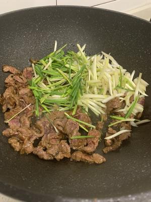 【懒人快手菜】荞头炒牛肉的做法 步骤6