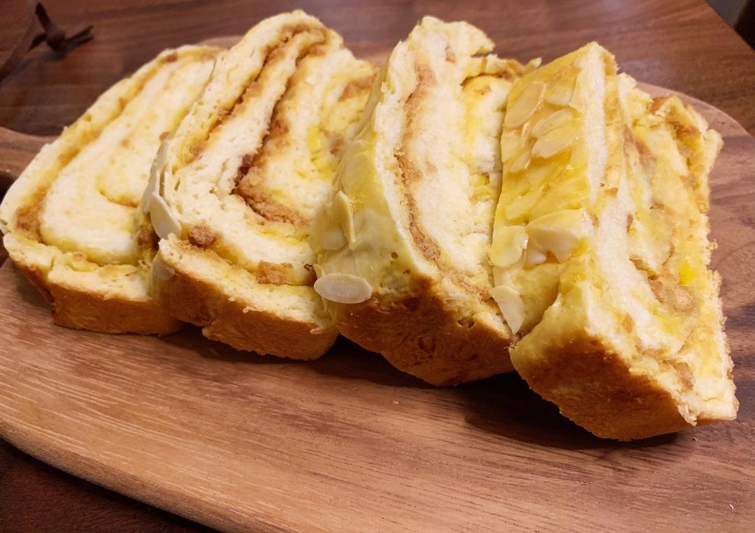 咸蛋黄肉松吐司🍞