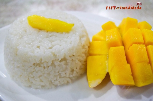 椰浆芒果糯米饭