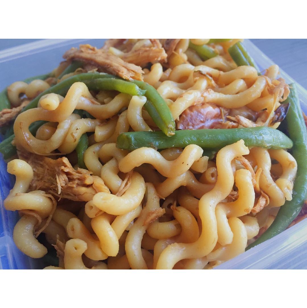 鸡肉豆角焖面