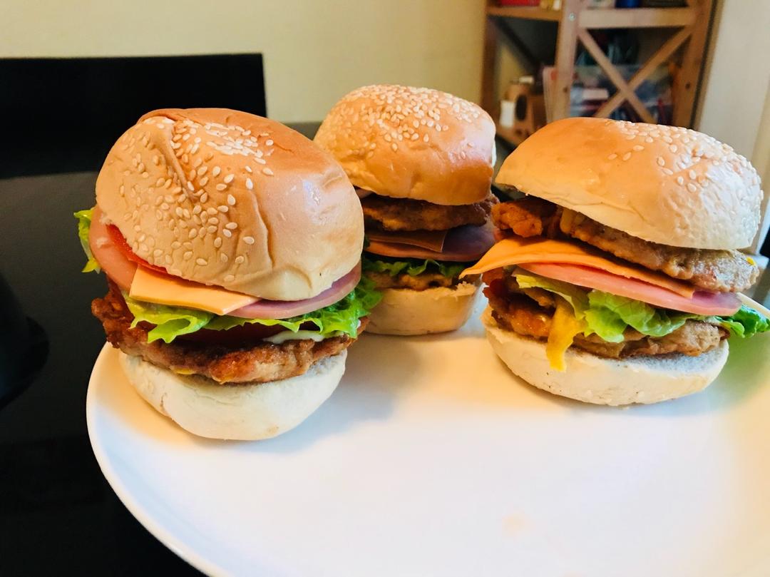 琦琦妈咪在线做的肯德基早餐汉堡轻松在家做 ---『玉米鸡肉堡』