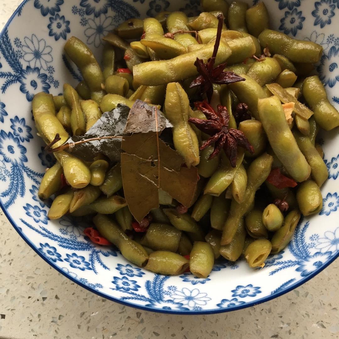 煮毛豆